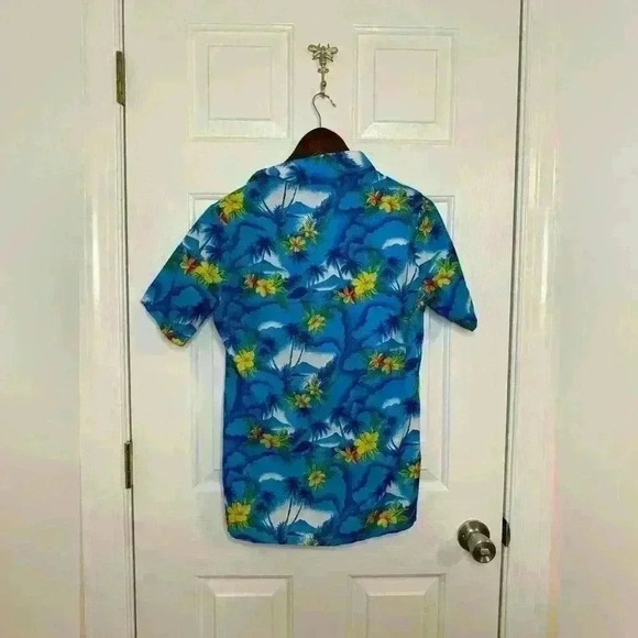 HAWAIIAN, tropical button up, tourist, no tagged size- mens mens small? - Picture 4 of 4